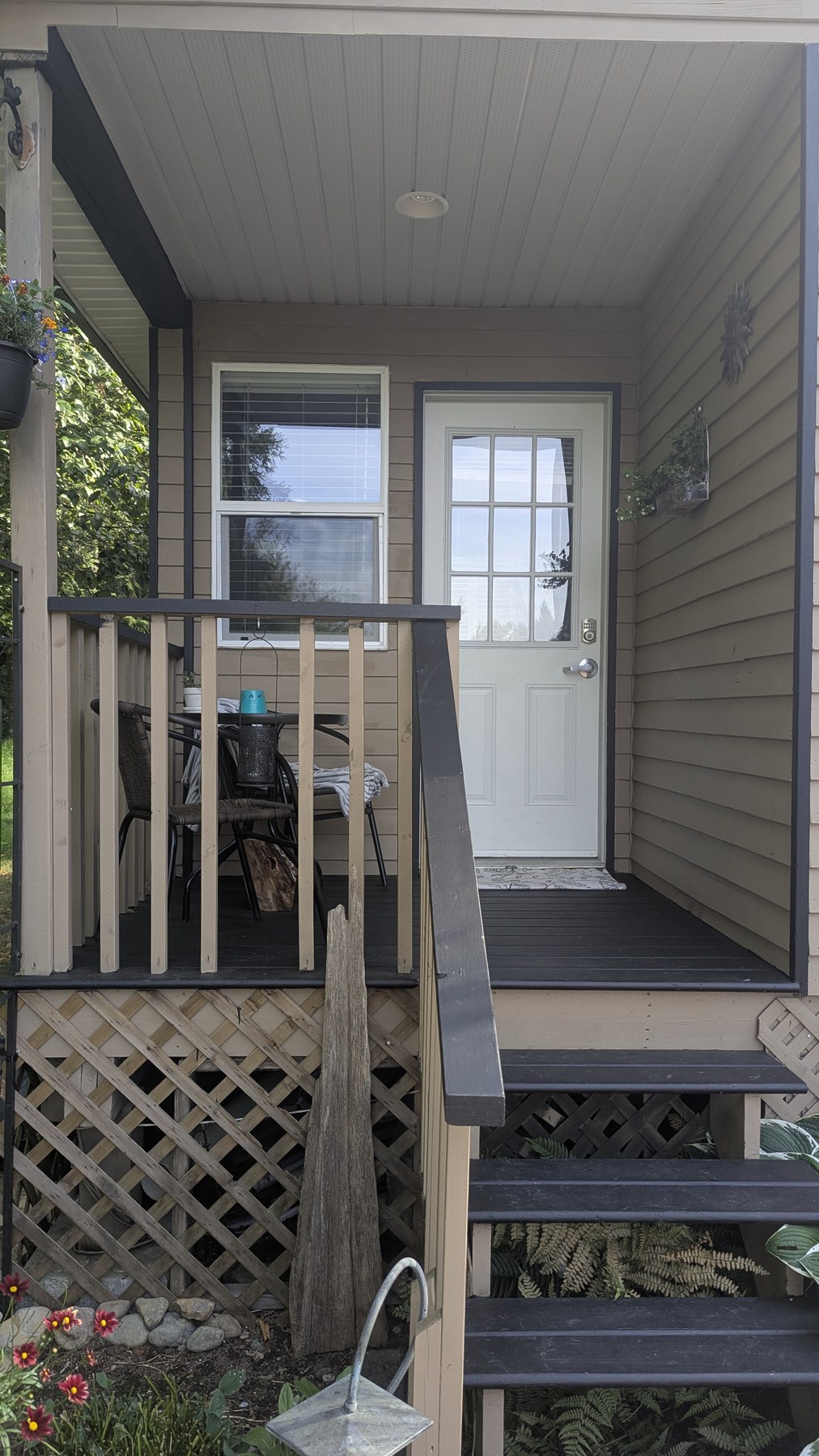 Emmy Cottage interior and amenities