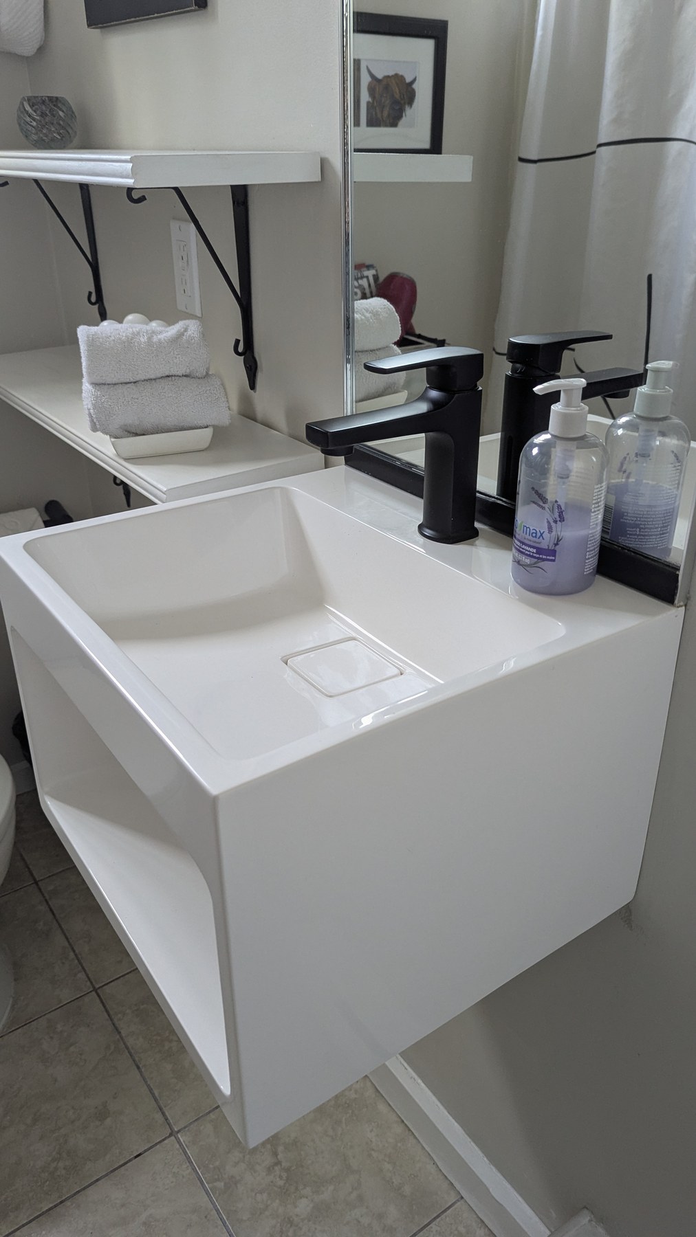 Emmy Cottage interior and amenities