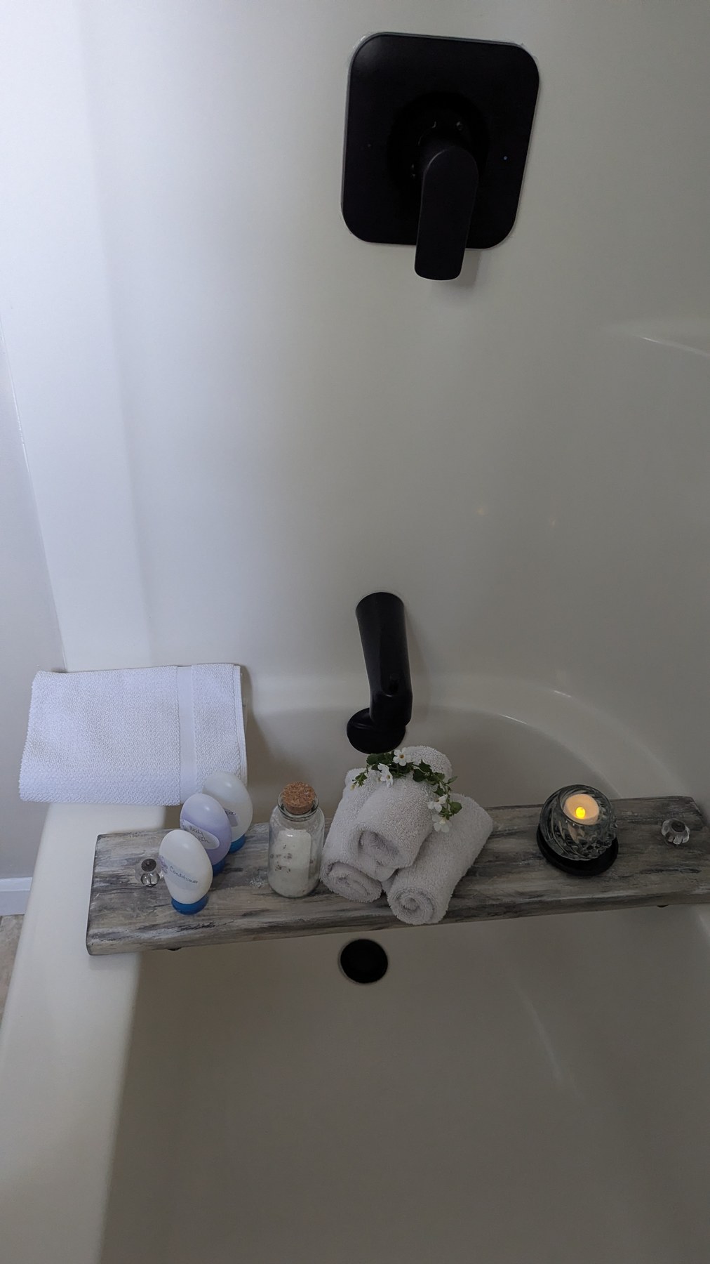 Emmy Cottage interior and amenities
